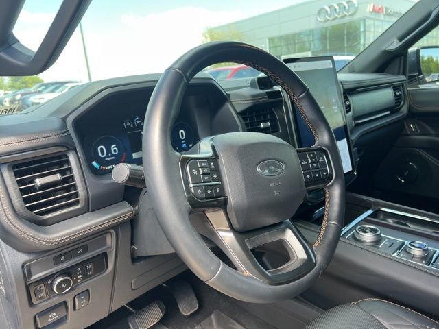 Used 2024 Ford Expedition Platinum AWD/4WD image 13