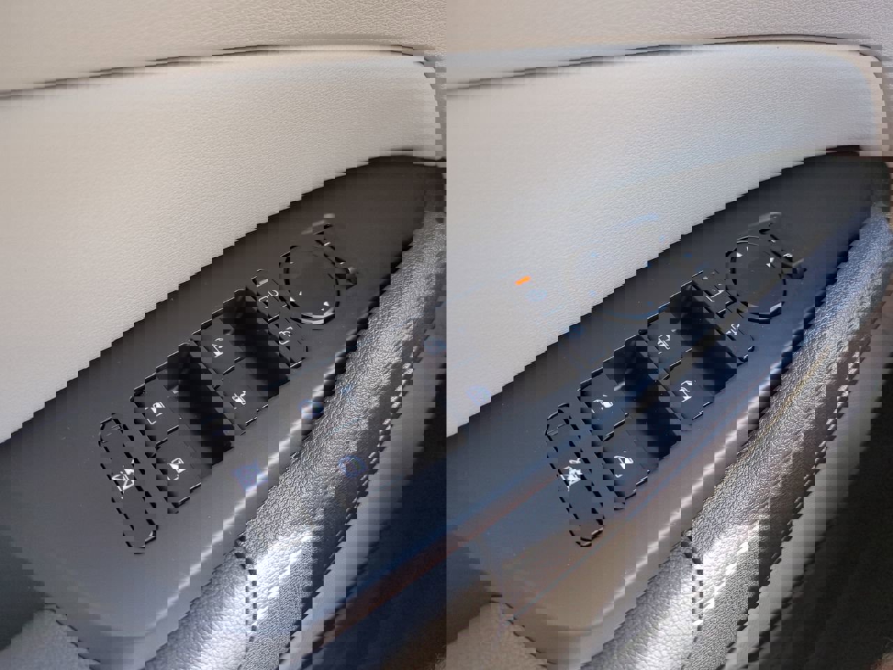 New 2026 Kia Sportage EX w/ EX Panoramic Sunroof Package image 19