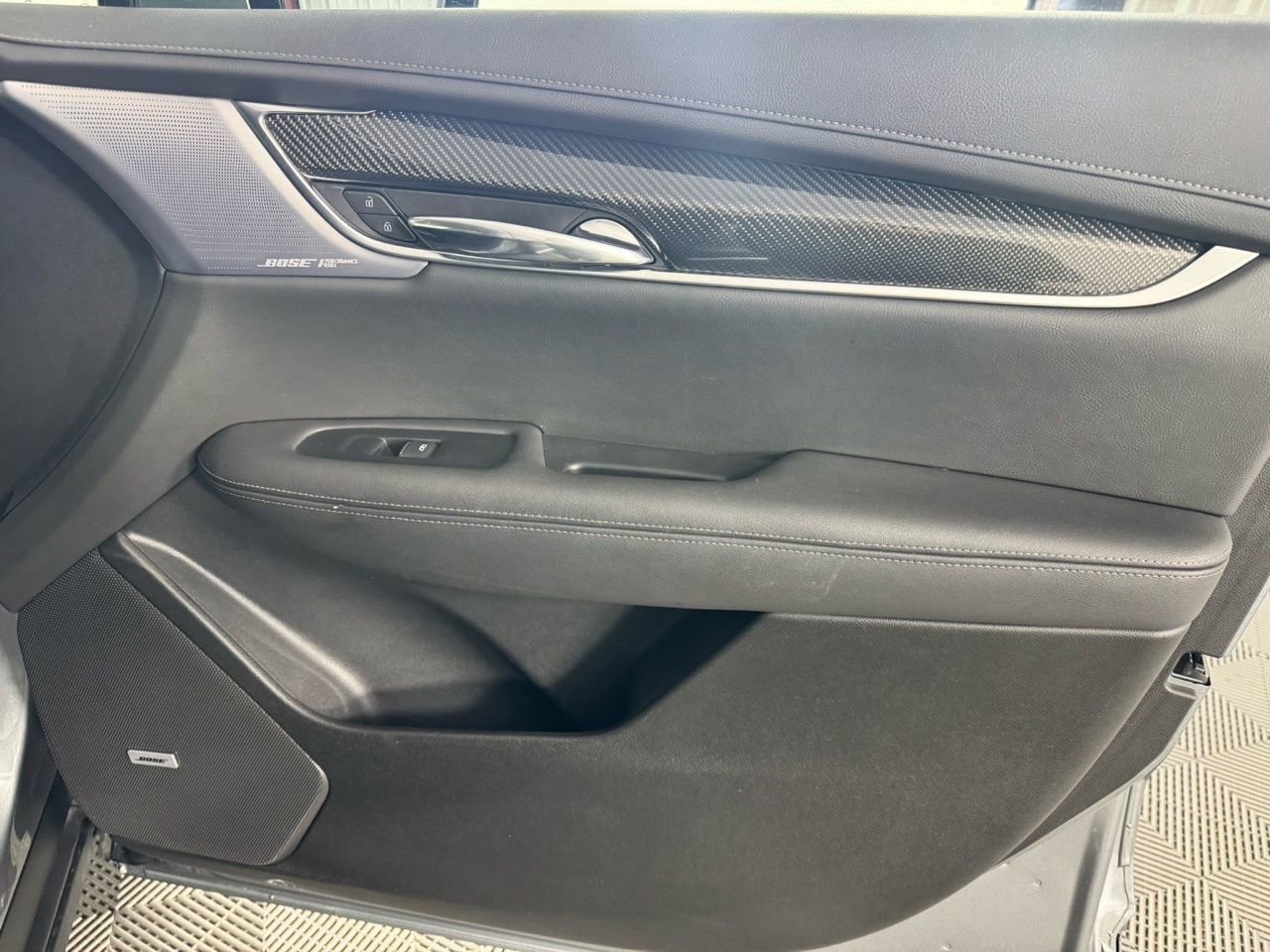 Used 2024 Cadillac XT6 Sport w/ Technology Package image 33