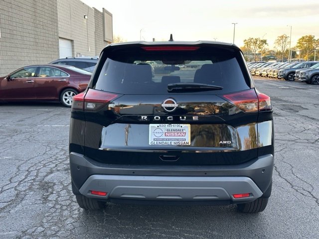 Used 2023 Nissan Rogue S image 5