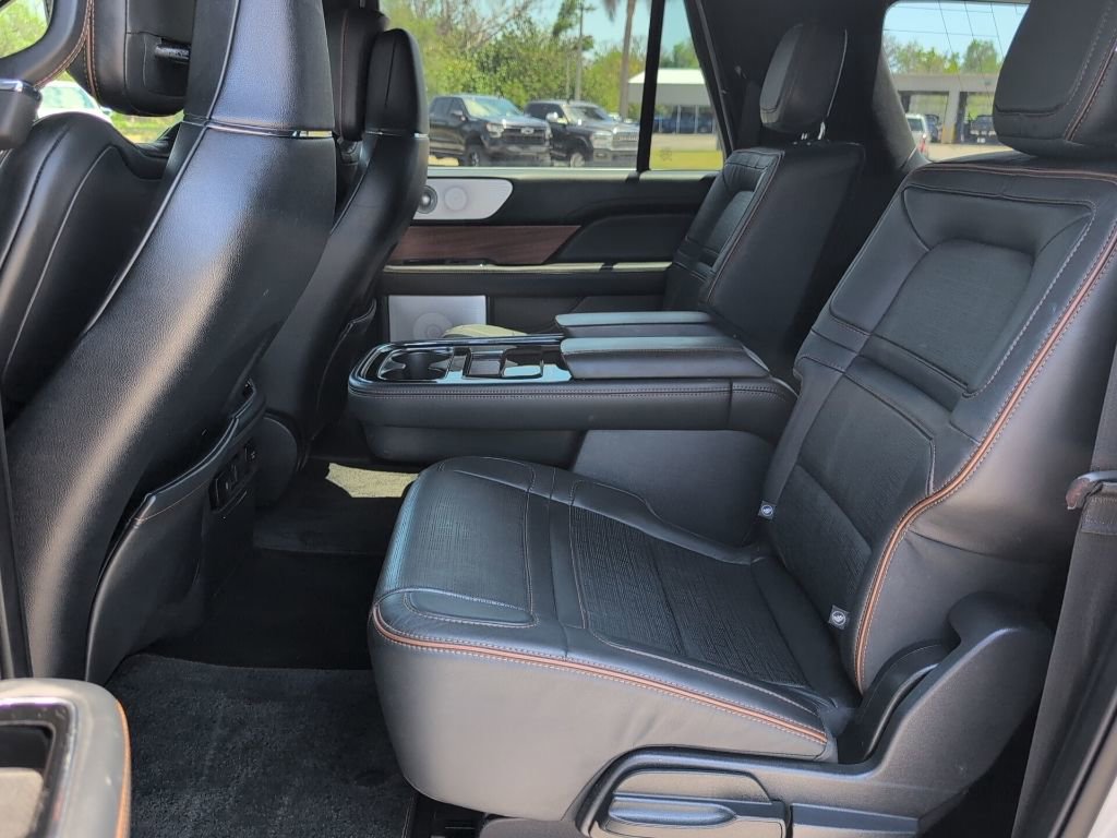 Used 2022 Lincoln Navigator L Black Label AWD/4WD image 10