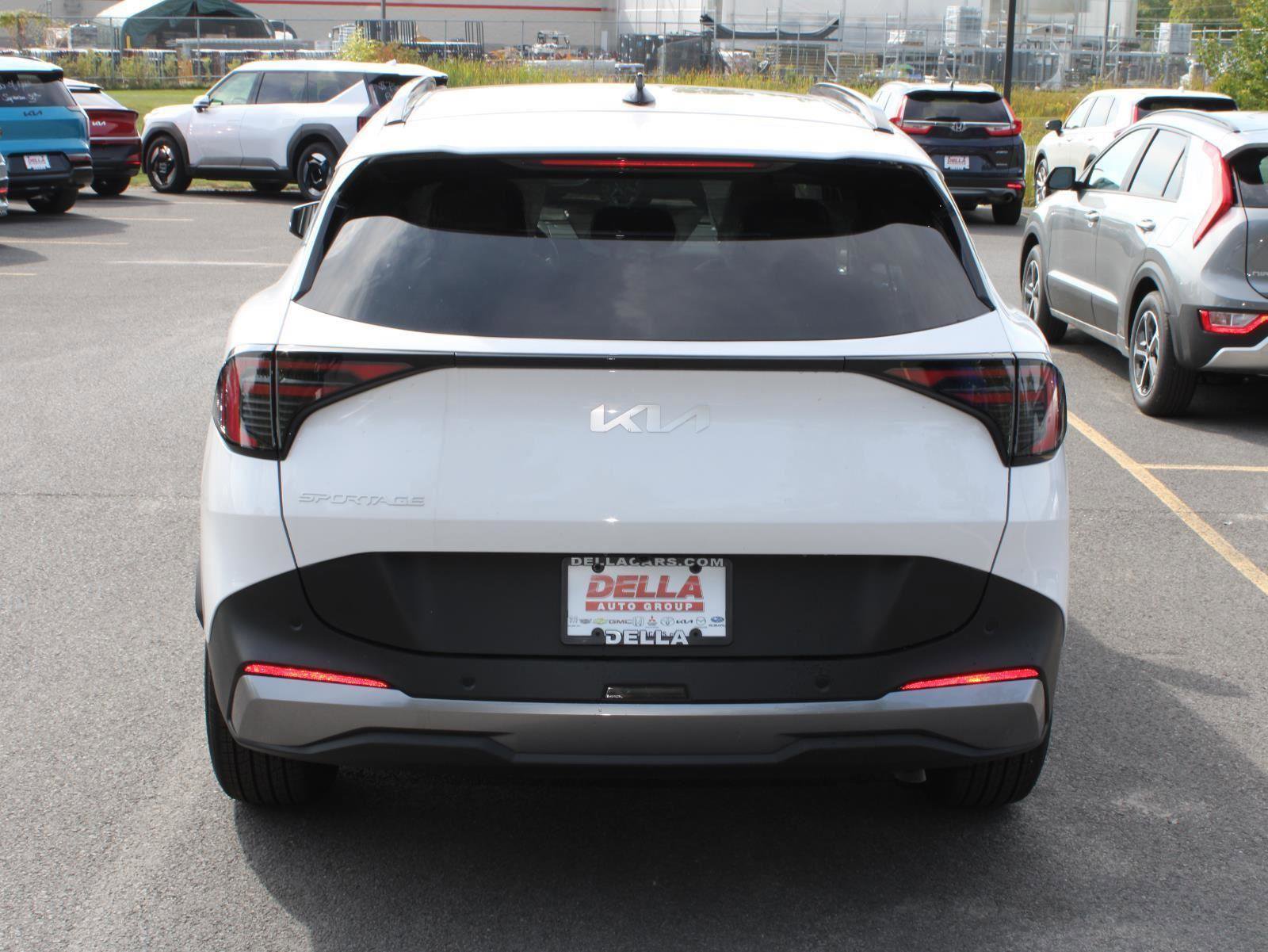 New 2026 Kia Sportage EX w/ EX Panorama Roof Package image 6