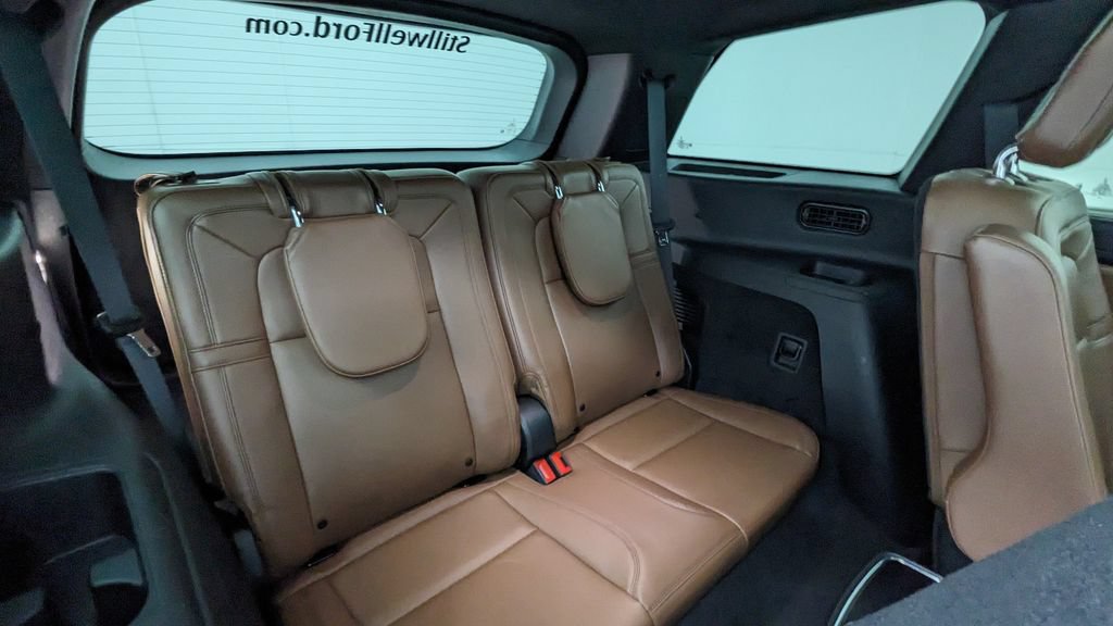 Used 2023 Lincoln Aviator Grand Touring w/ Equipment Group 301A AWD/4WD image 41