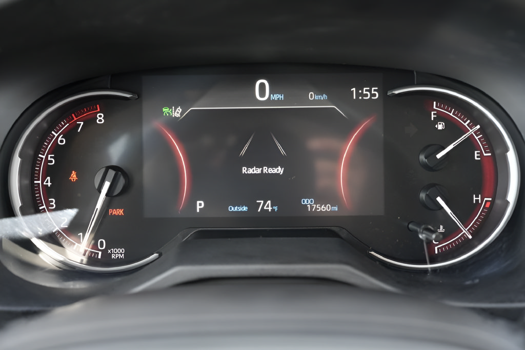 Used 2025 Toyota RAV4 LE AWD/4WD image 27