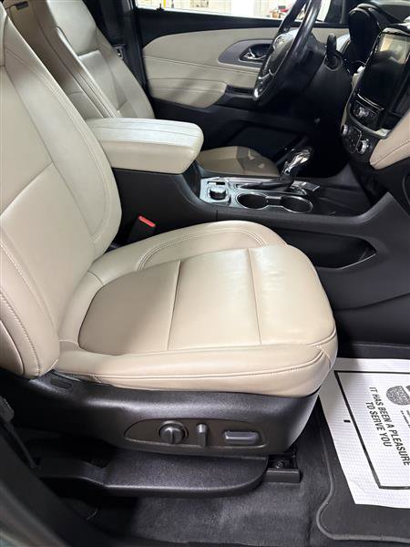 Used 2022 Chevrolet Traverse LT AWD/4WD image 8