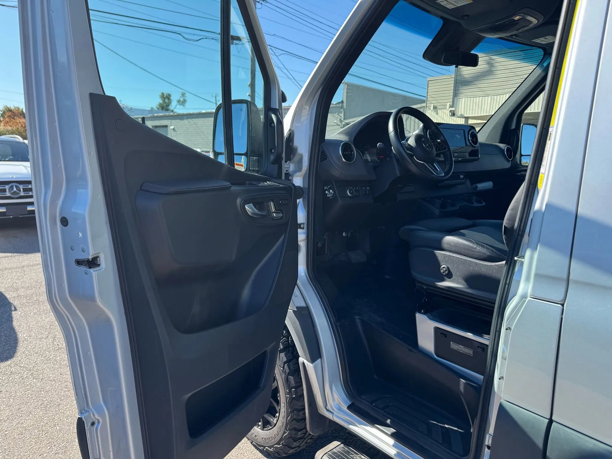 Used 2022 Mercedes-Benz Sprinter 2500 image 13