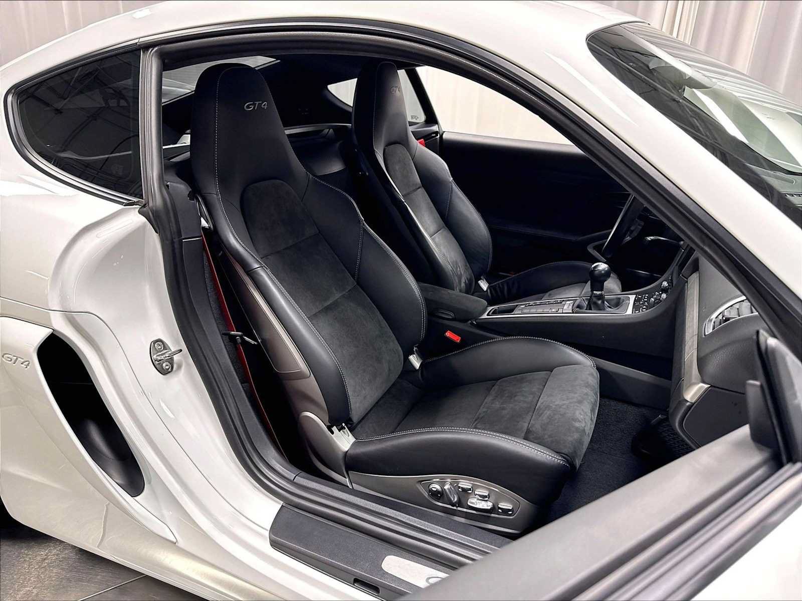 Used 2016 Porsche Cayman GT4 RWD image 27