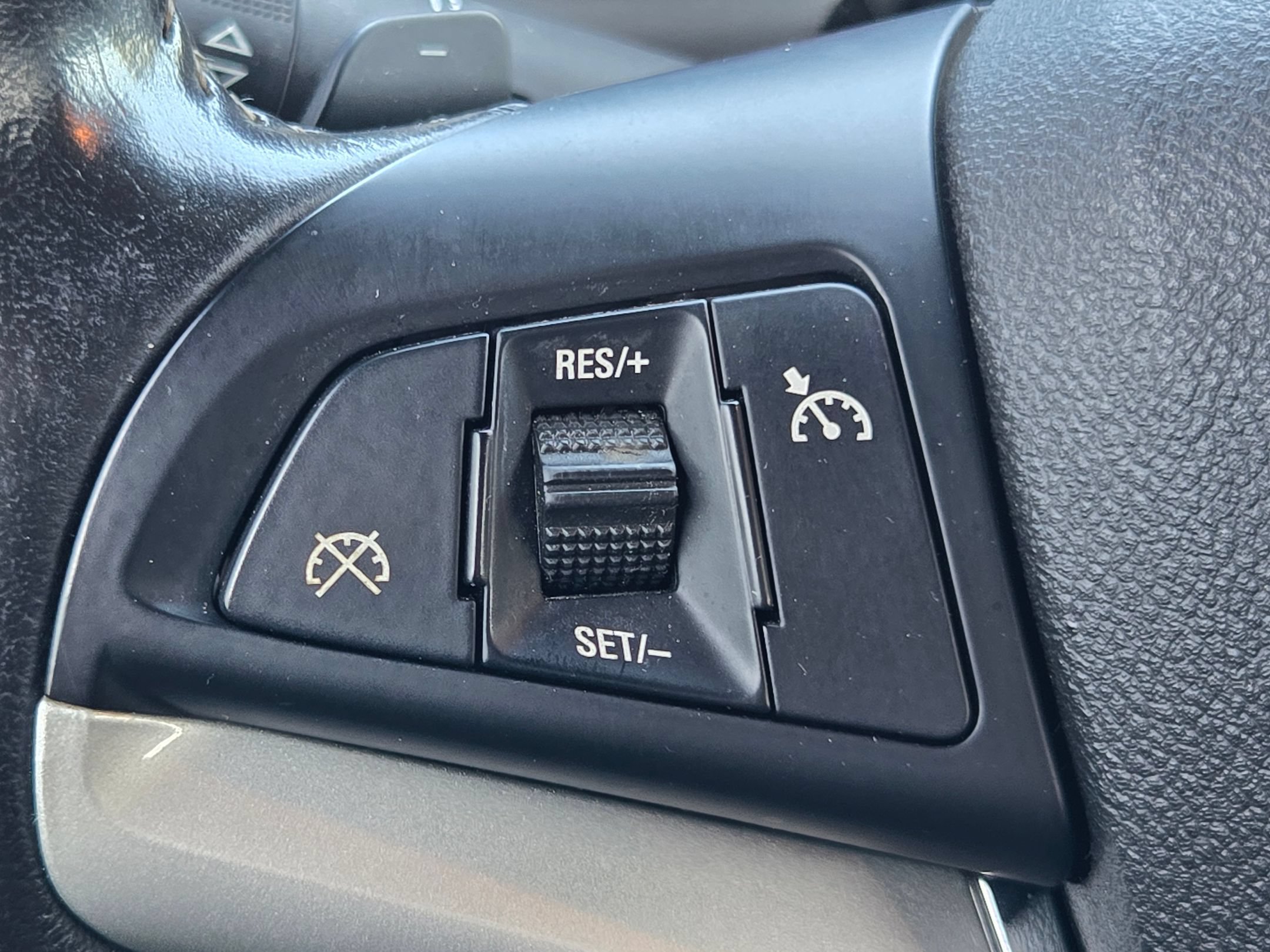 Used 2015 Chevrolet Camaro LT RWD image 27