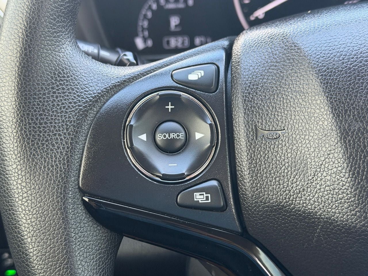 Used 2019 Honda HR-V EX image 18