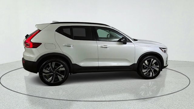 New 2026 Volvo XC40 B5 Plus w/ Protection Package Premier AWD/4WD image 3