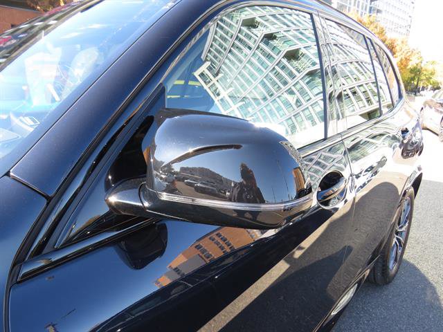 Used 2025 BMW X5 M60i w/ Executive Package image 28