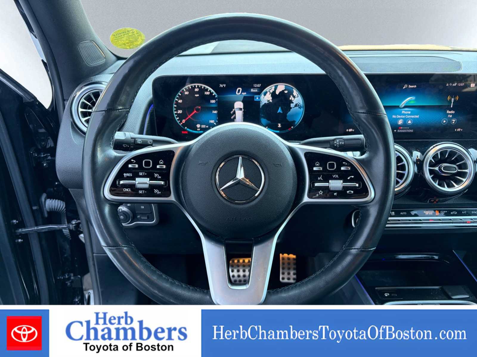 Used 2022 Mercedes-Benz GLB 250 4MATIC image 17