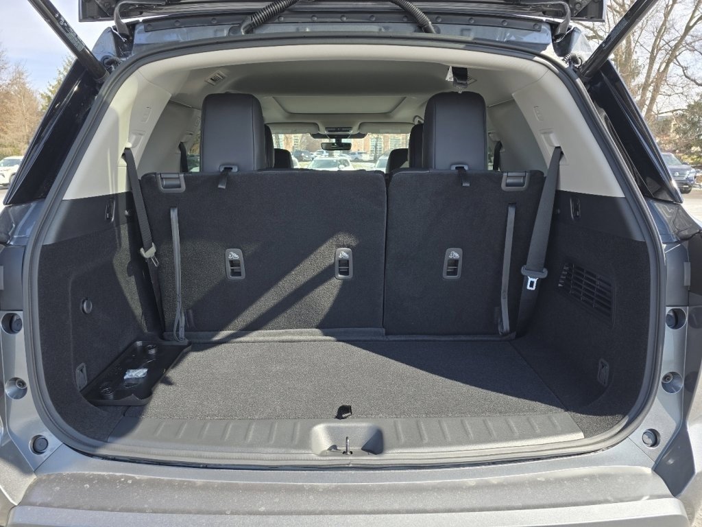 New 2026 Nissan Pathfinder SL image 11