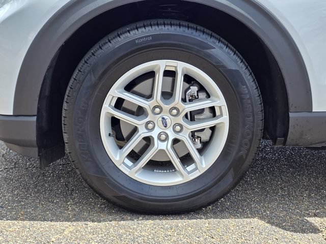 Certified 2026 Ford Explorer Active w/ Active Comfort Package RWD image 34