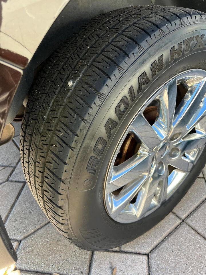 Used 2013 Ford Edge SEL image 32