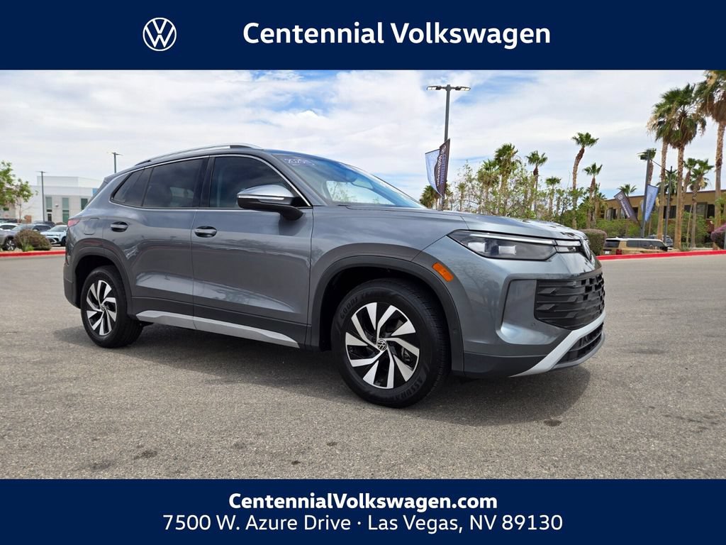 Certified 2025 Volkswagen Tiguan S FWD image 1