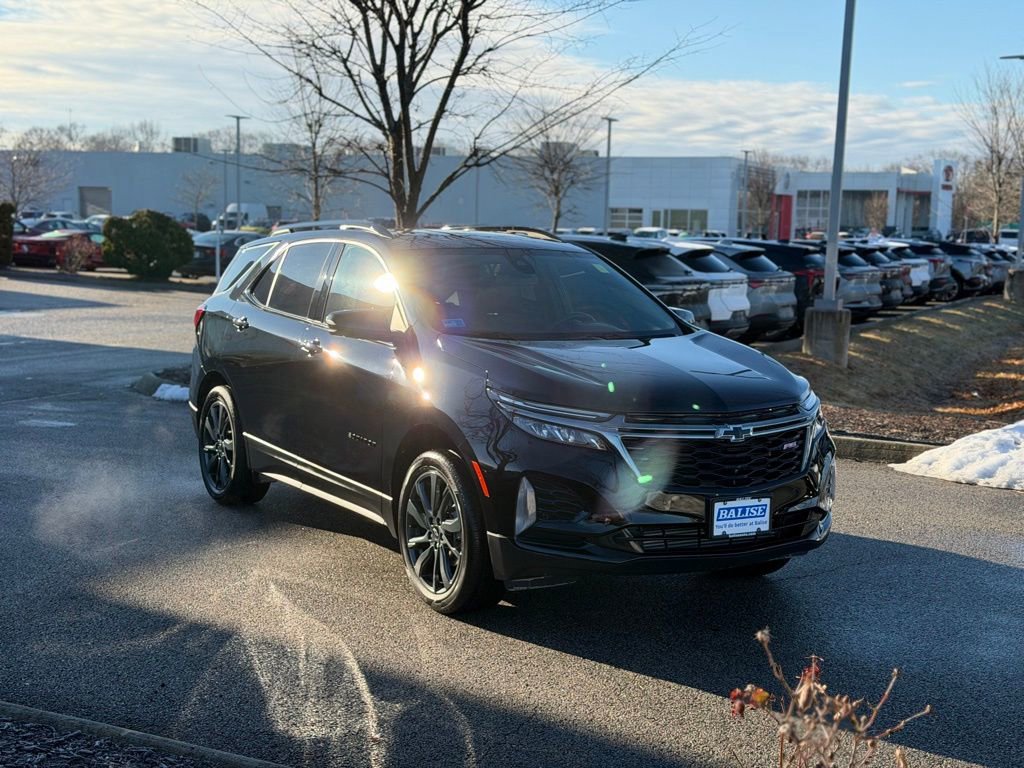 Used 2023 Chevrolet Equinox RS w/ RS Leather Package image 3