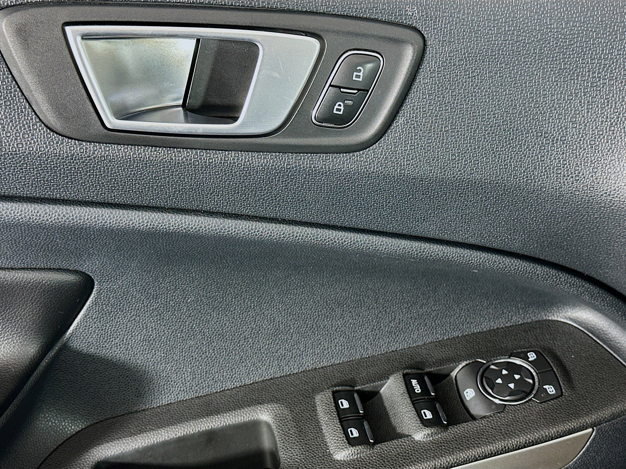 Used 2020 Ford EcoSport Titanium AWD/4WD image 15