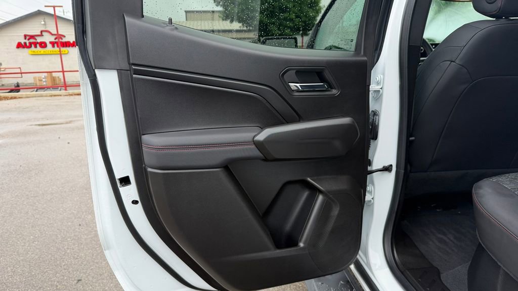 Used 2024 Chevrolet Colorado Z71 w/ Z71 Convenience Package 2 image 31