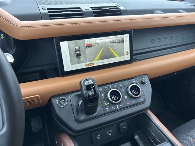 Used 2023 Land Rover Defender 90 X-Dynamic SE image 23