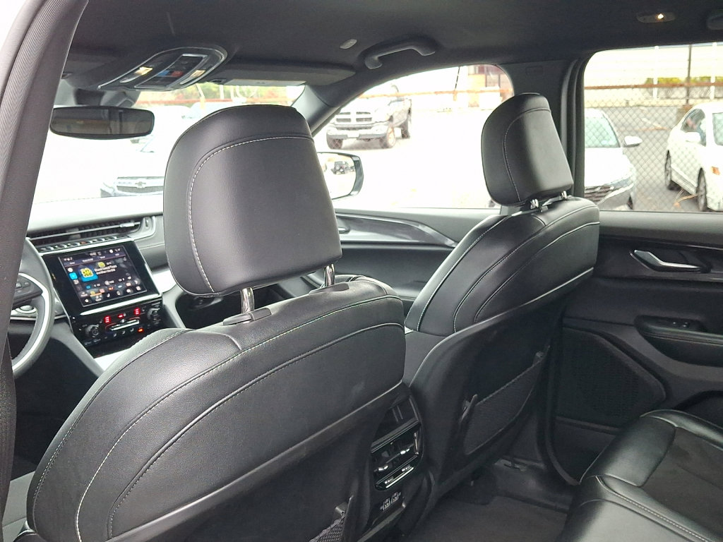 Certified 2023 Jeep Grand Cherokee Altitude AWD/4WD image 20