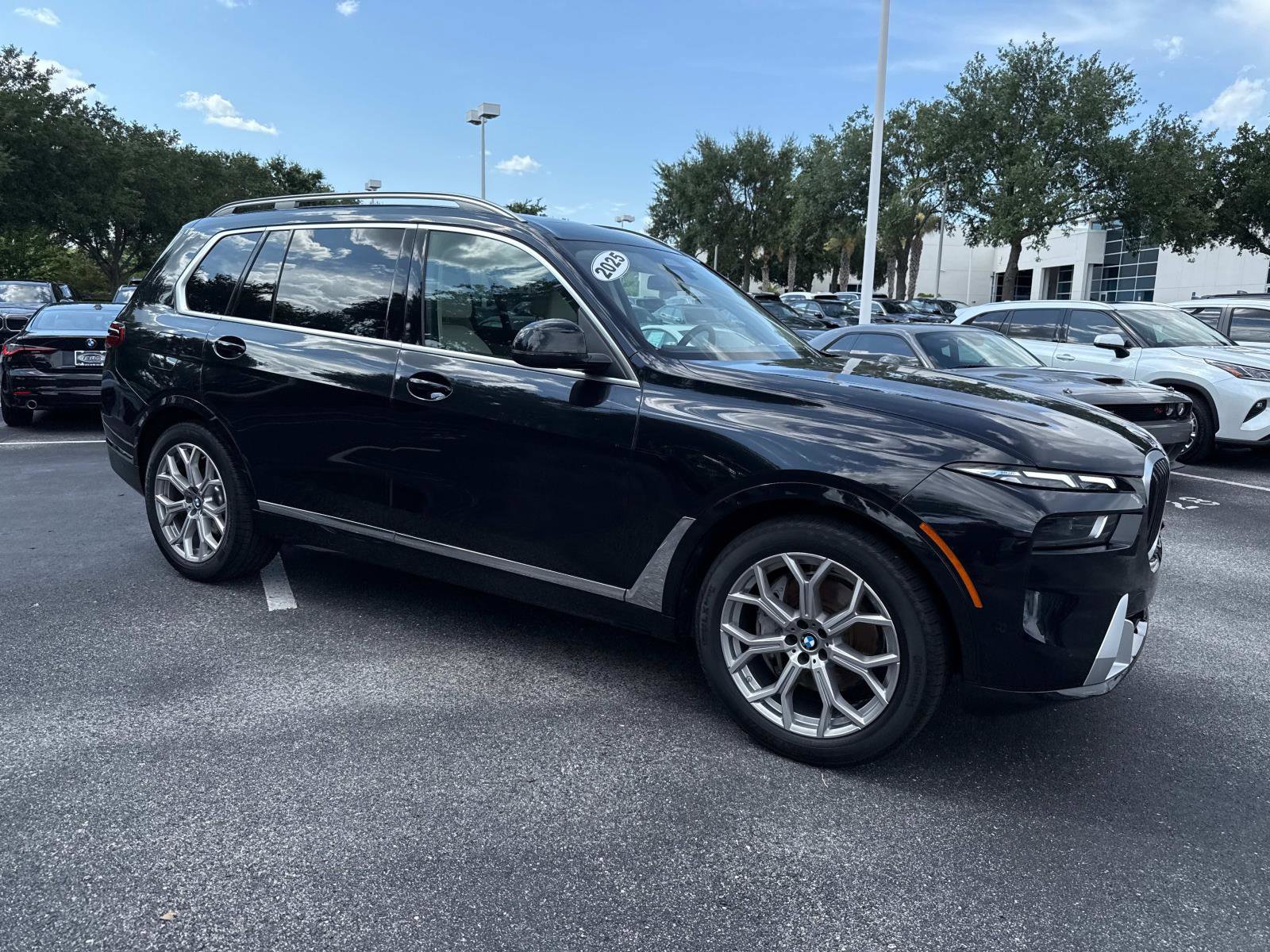 Certified 2025 BMW X7 xDrive40i w/ Premium Package image 2
