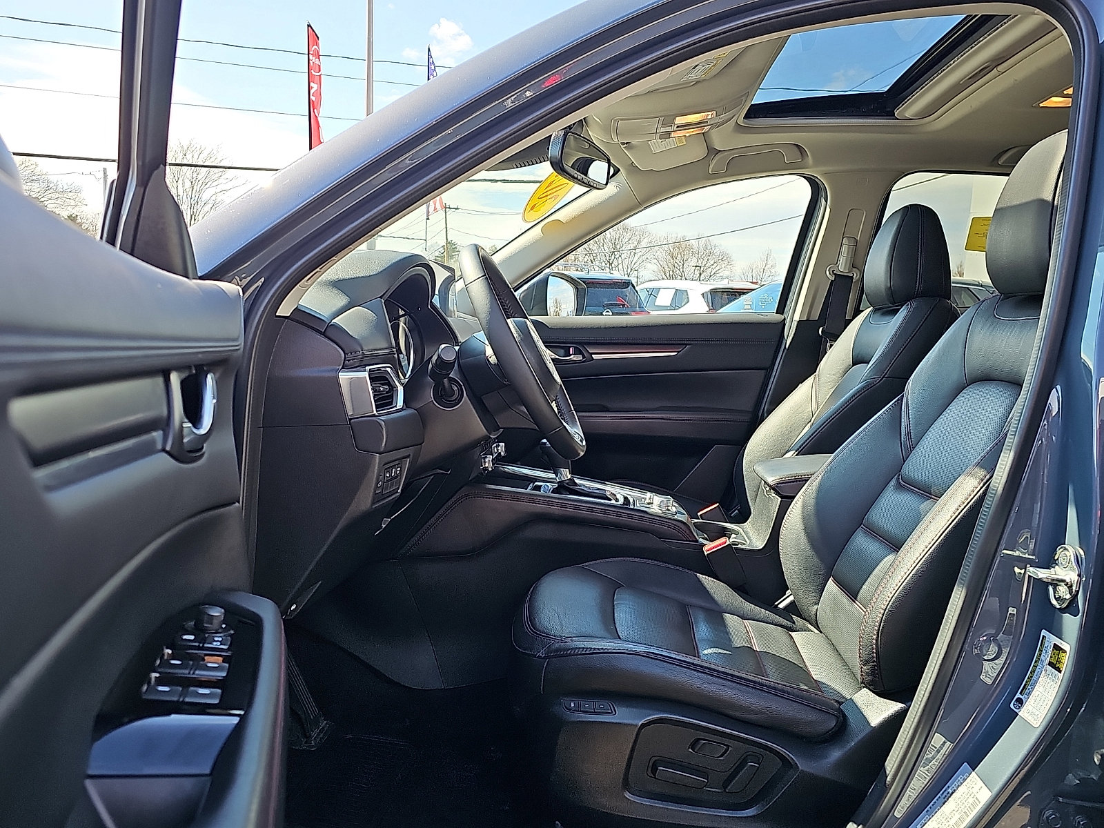 Used 2025 MAZDA CX-5 Carbon Edition image 13