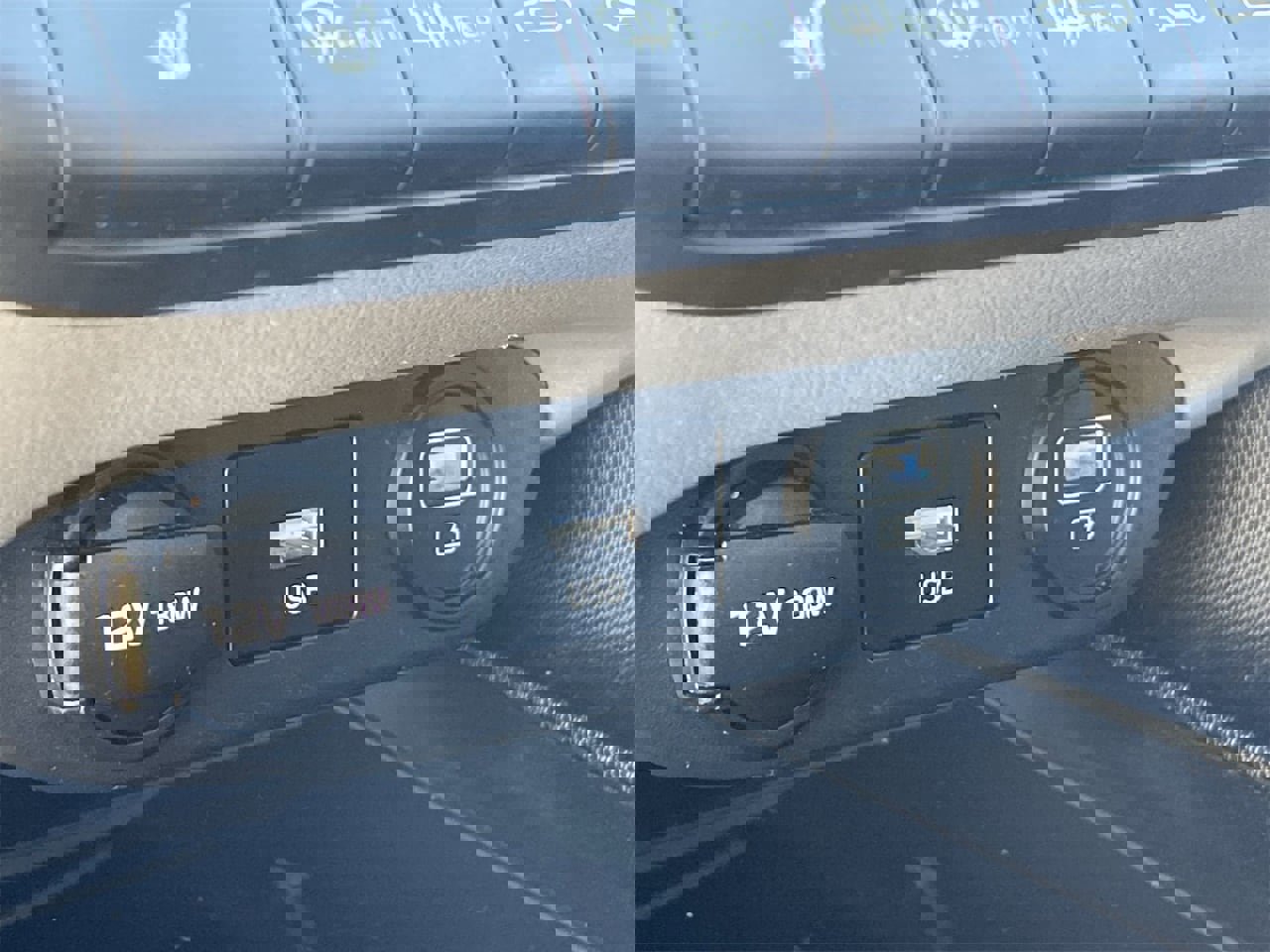 Certified 2022 Hyundai Elantra SEL w/ Convenience Package image 27