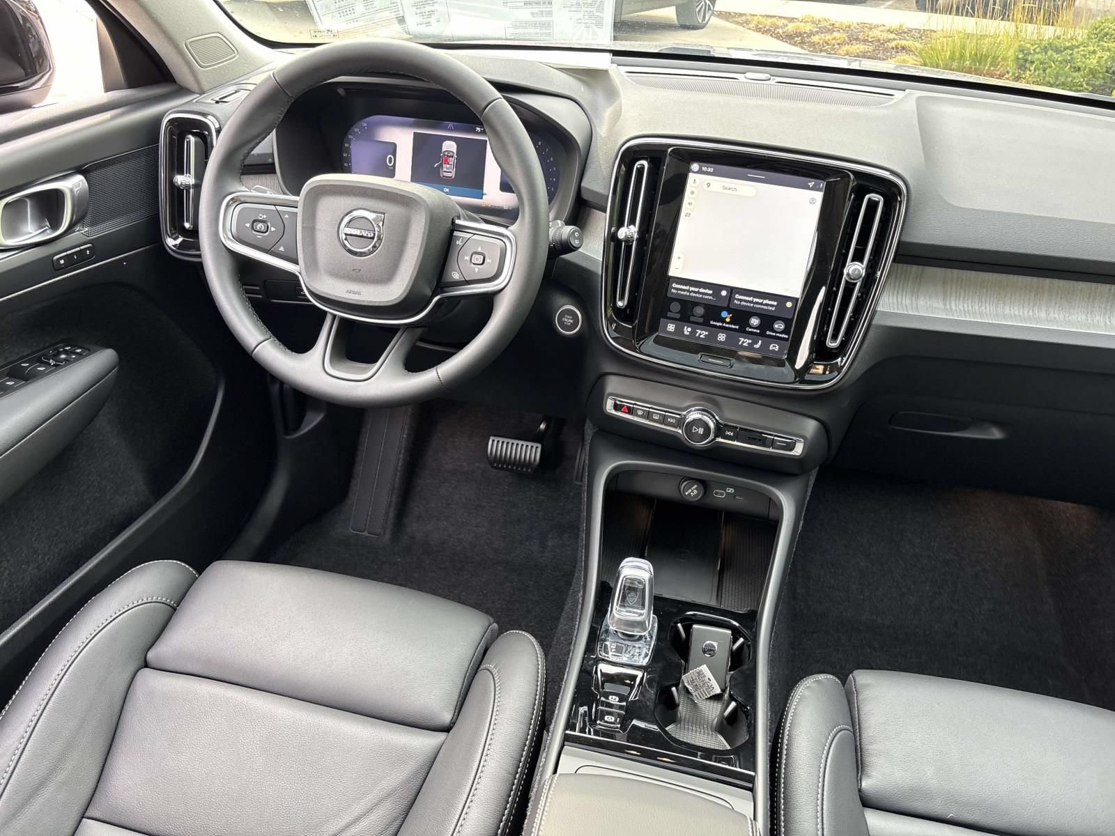 New 2026 Volvo XC40 B5 Plus w/ Protection Package Premier AWD/4WD image 30