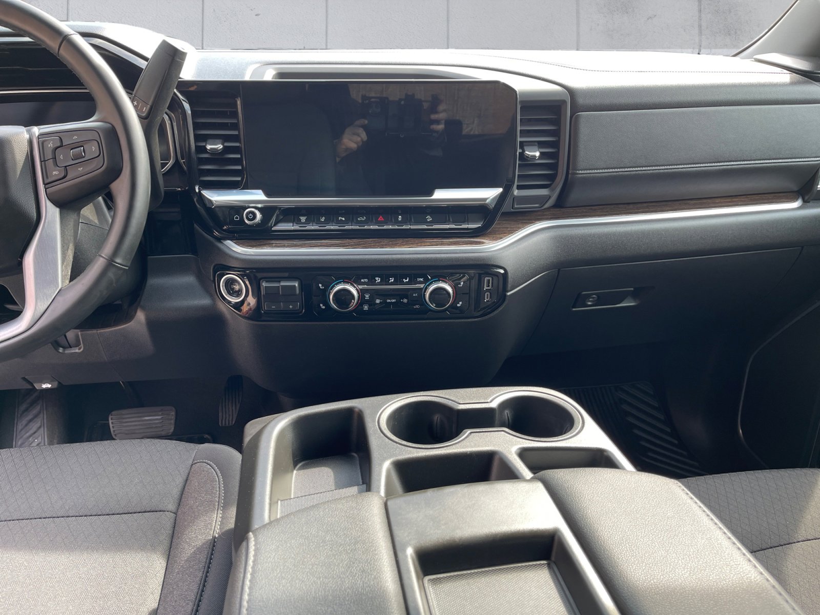 Used 2024 GMC Sierra 2500 SLE w/ SLE Value Package; image 11