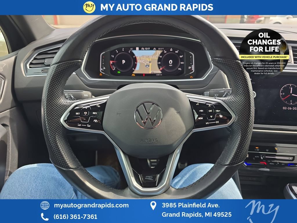 Used 2022 Volkswagen Tiguan SEL R-Line image 18