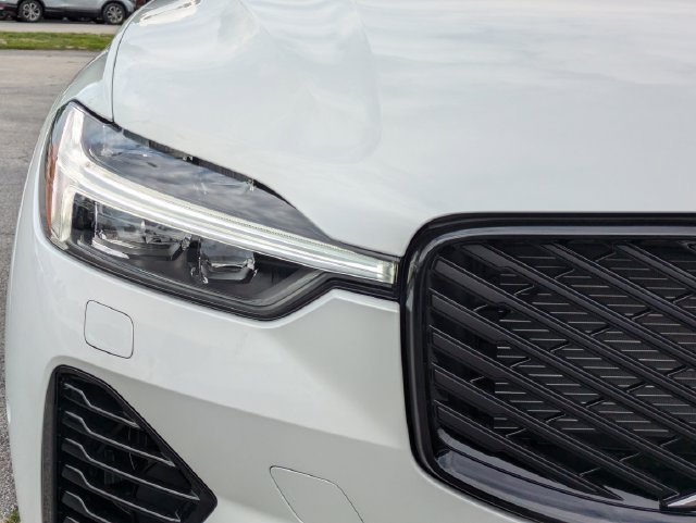 New 2026 Volvo XC60 T8 Plus w/ Protection Package Premier AWD/4WD image 10
