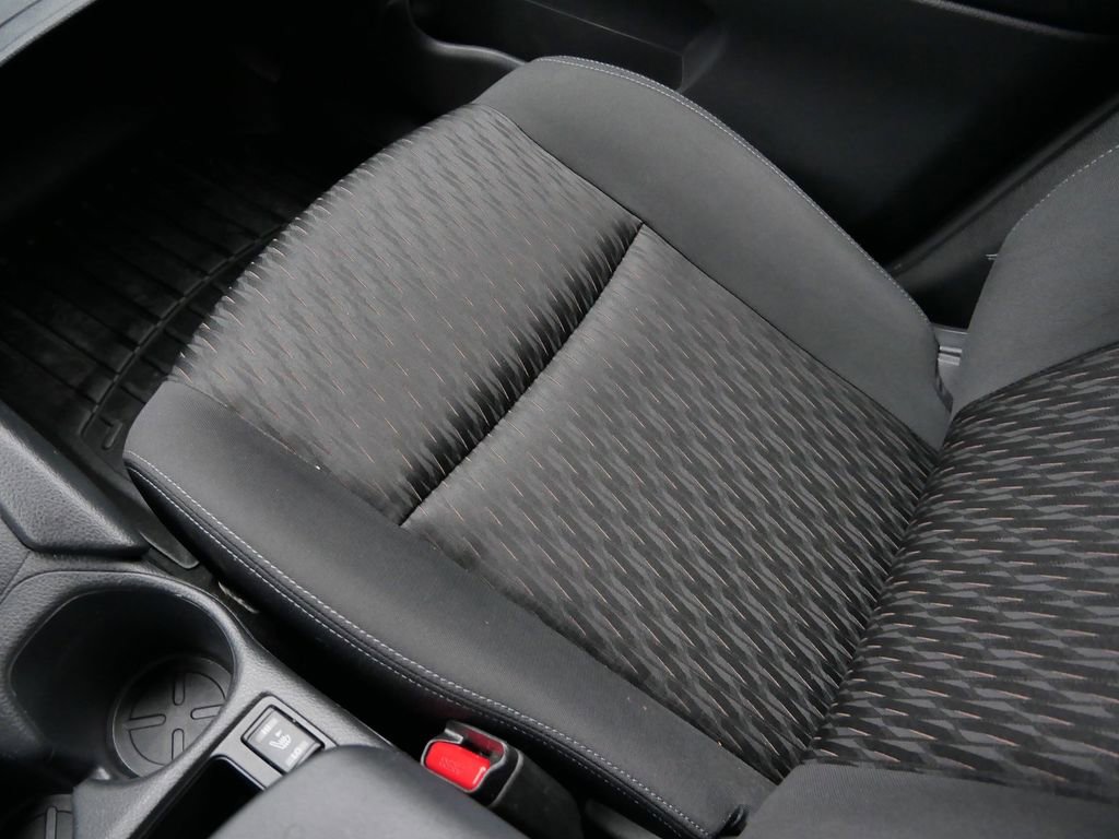 Used 2020 Nissan Rogue SV image 37