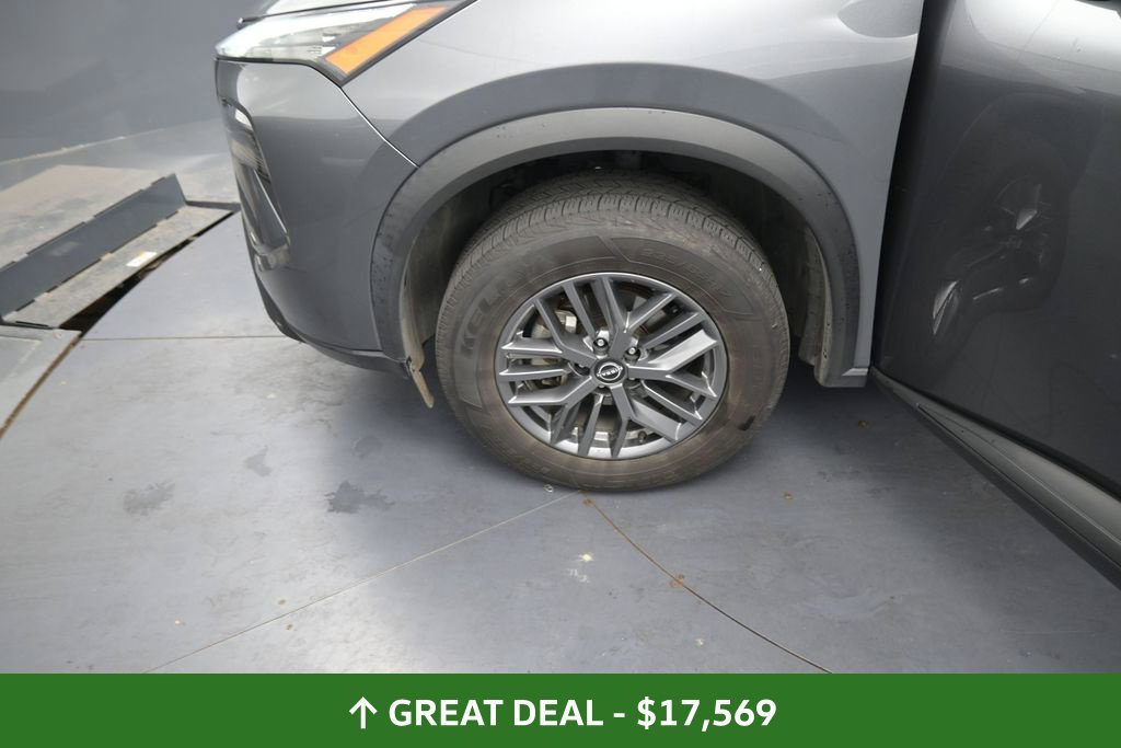 Used 2024 Nissan Rogue S FWD image 14