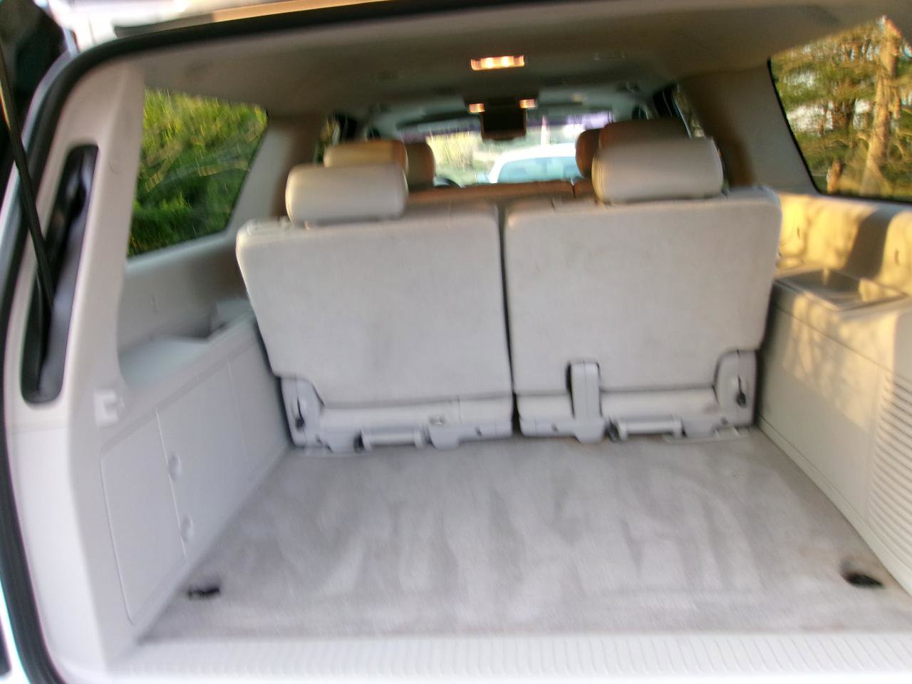 Used 2010 GMC Yukon XL SLT AWD/4WD image 21