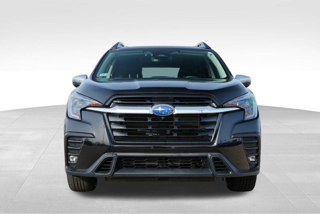 Used 2023 Subaru Ascent Limited w/ Technology Package image 2