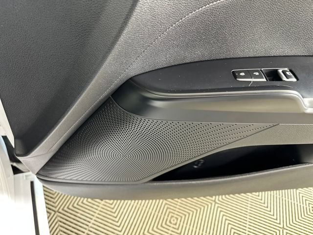 Used 2023 Kia K5 LXS image 29