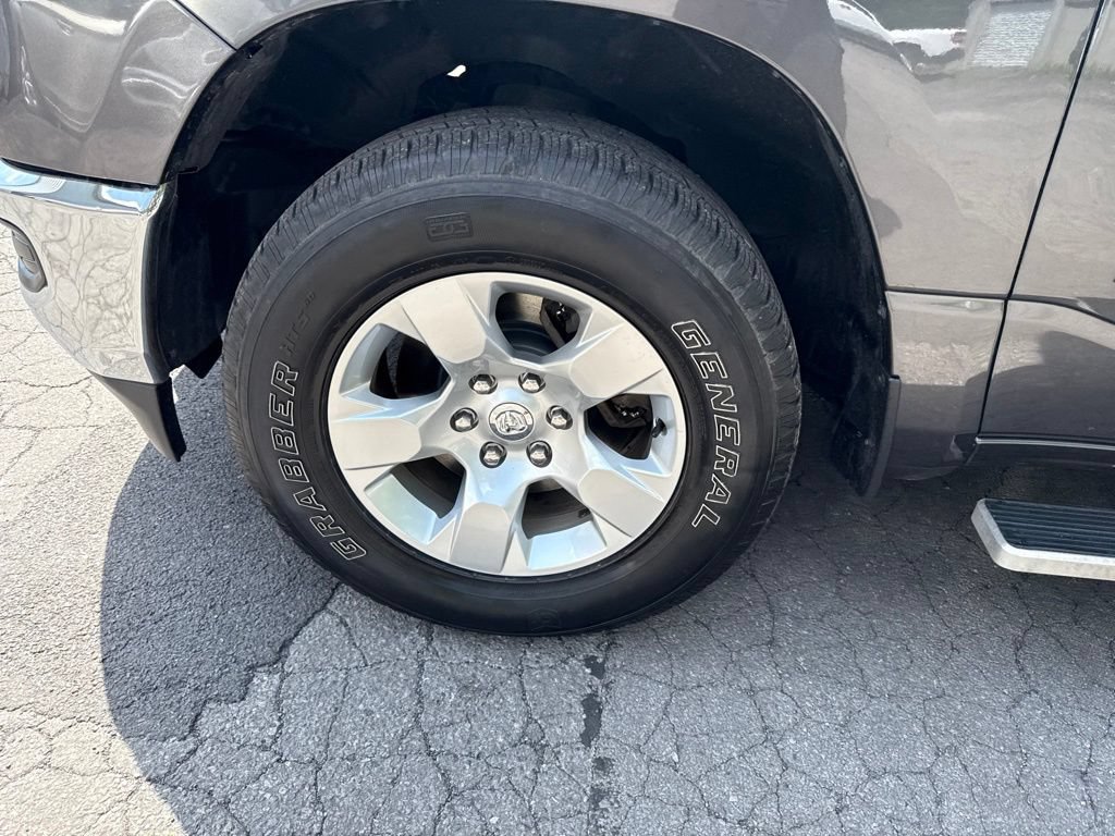 Used 2020 RAM 1500 Big Horn AWD/4WD image 11
