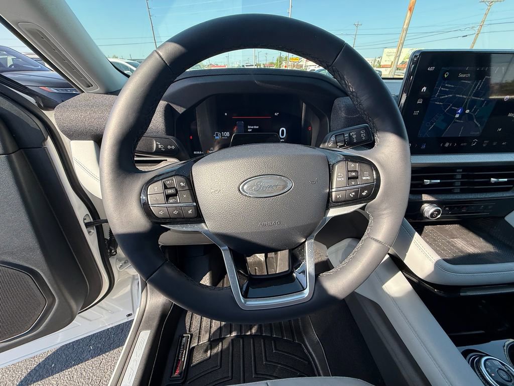 Used 2025 Ford Explorer Platinum w/ Ultimate Package image 16