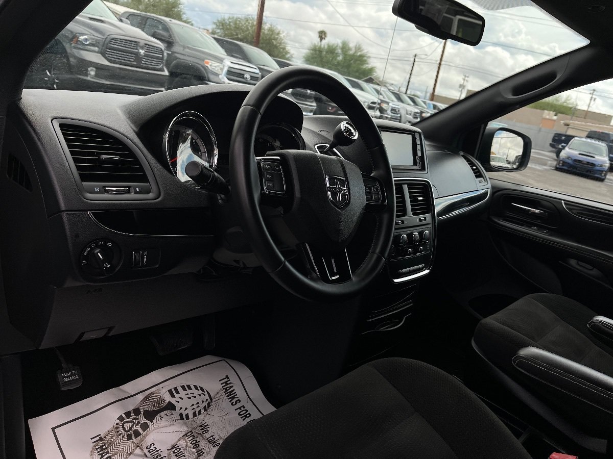 Used 2018 Dodge Grand Caravan SE FWD image 22