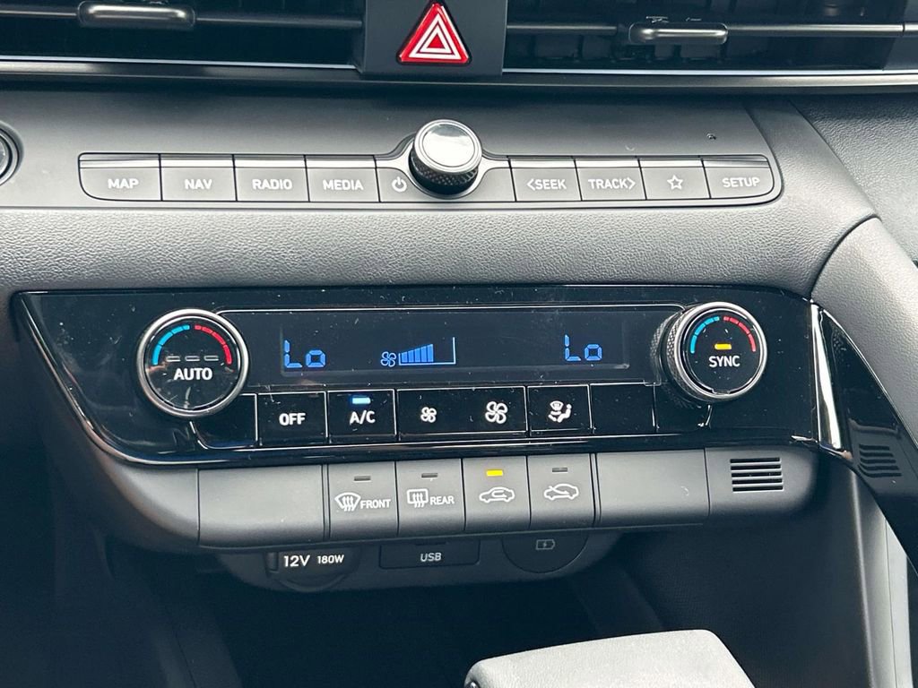 New 2025 Hyundai Elantra SEL FWD image 27