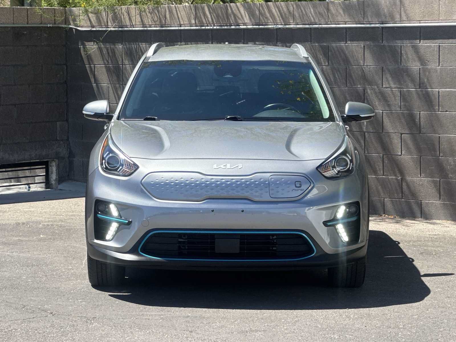 Used 2022 Kia Niro EX FWD image 3