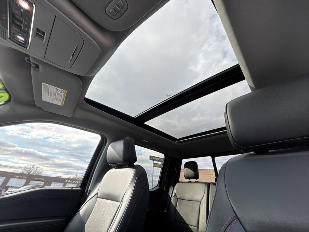 Used 2024 Ford F350 Lariat w/ Camper Package image 27