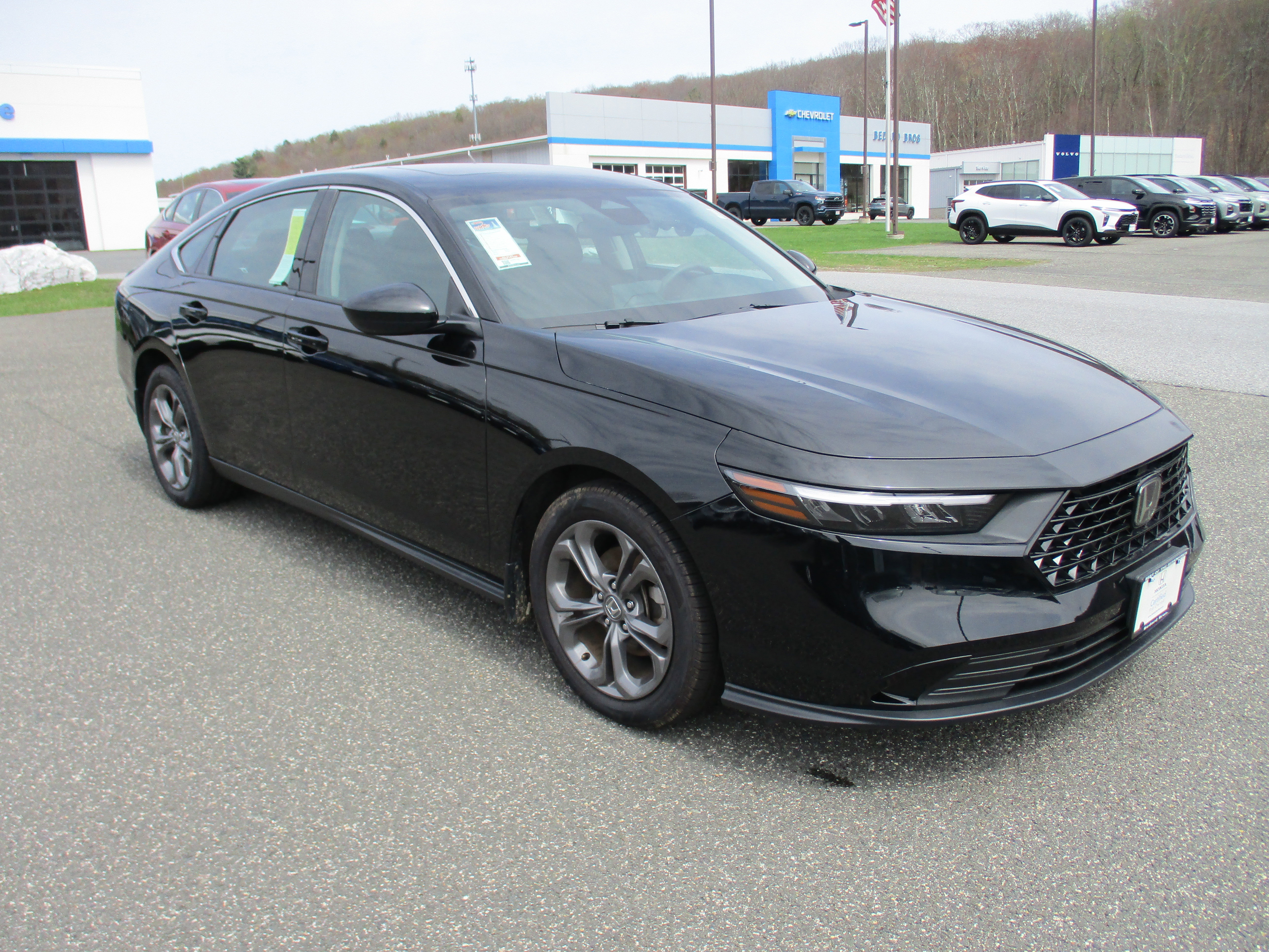 Certified 2023 Honda Accord EX image 3