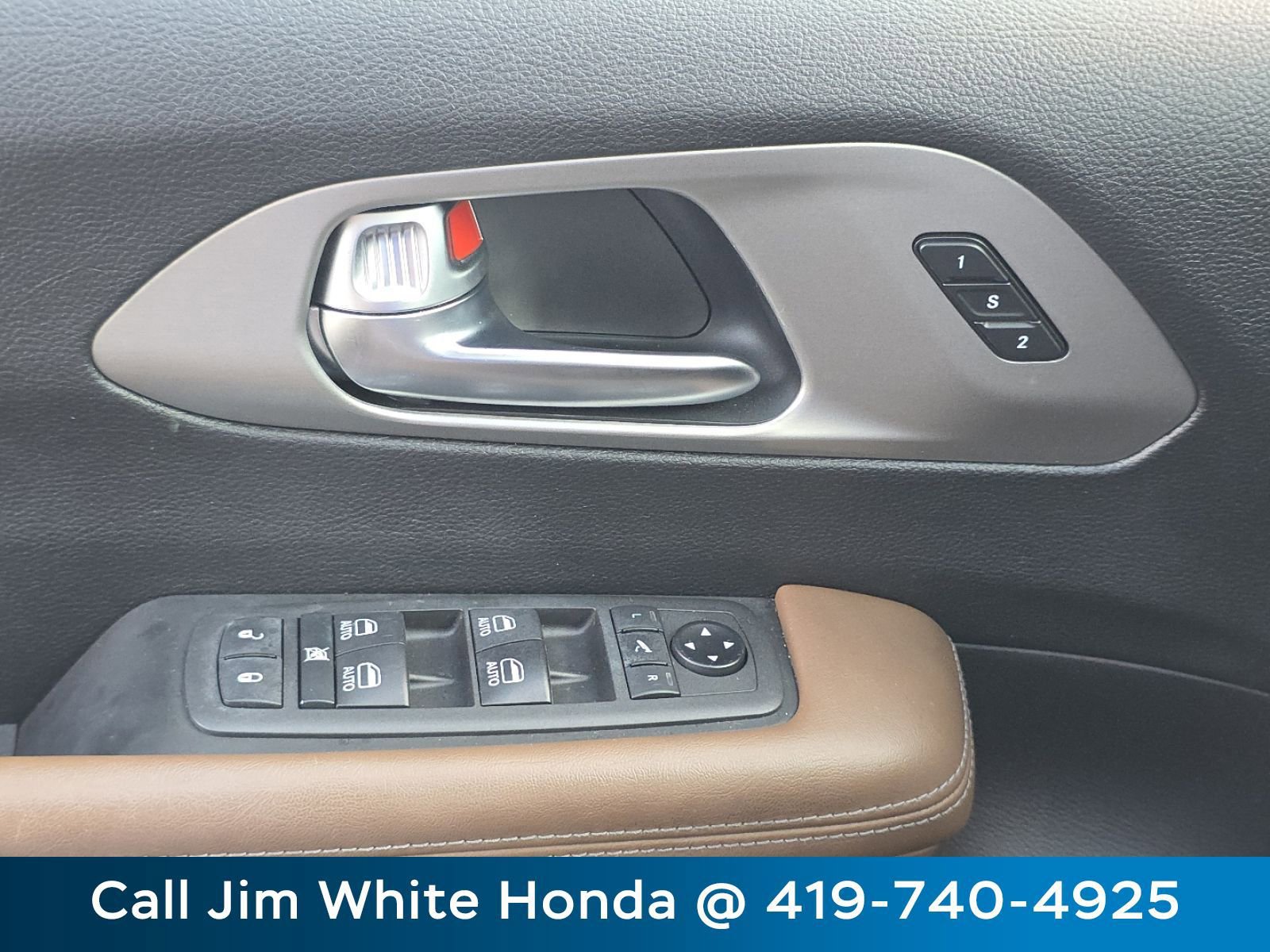 Used 2021 Chrysler Pacifica Limited w/ Uconnect Theater Family Group AWD/4WD image 27