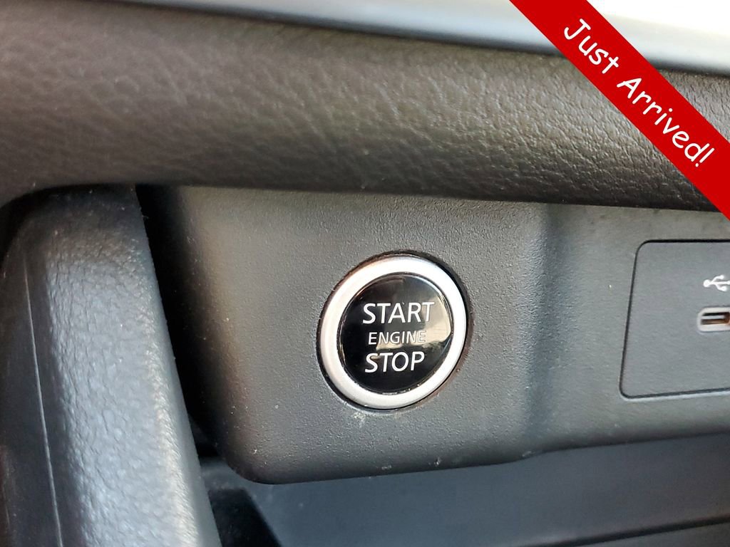 Used 2023 Nissan Rogue S FWD image 27