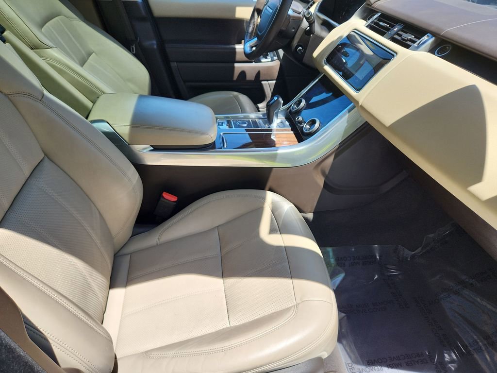 Used 2018 Land Rover Range Rover Sport HSE AWD/4WD image 3