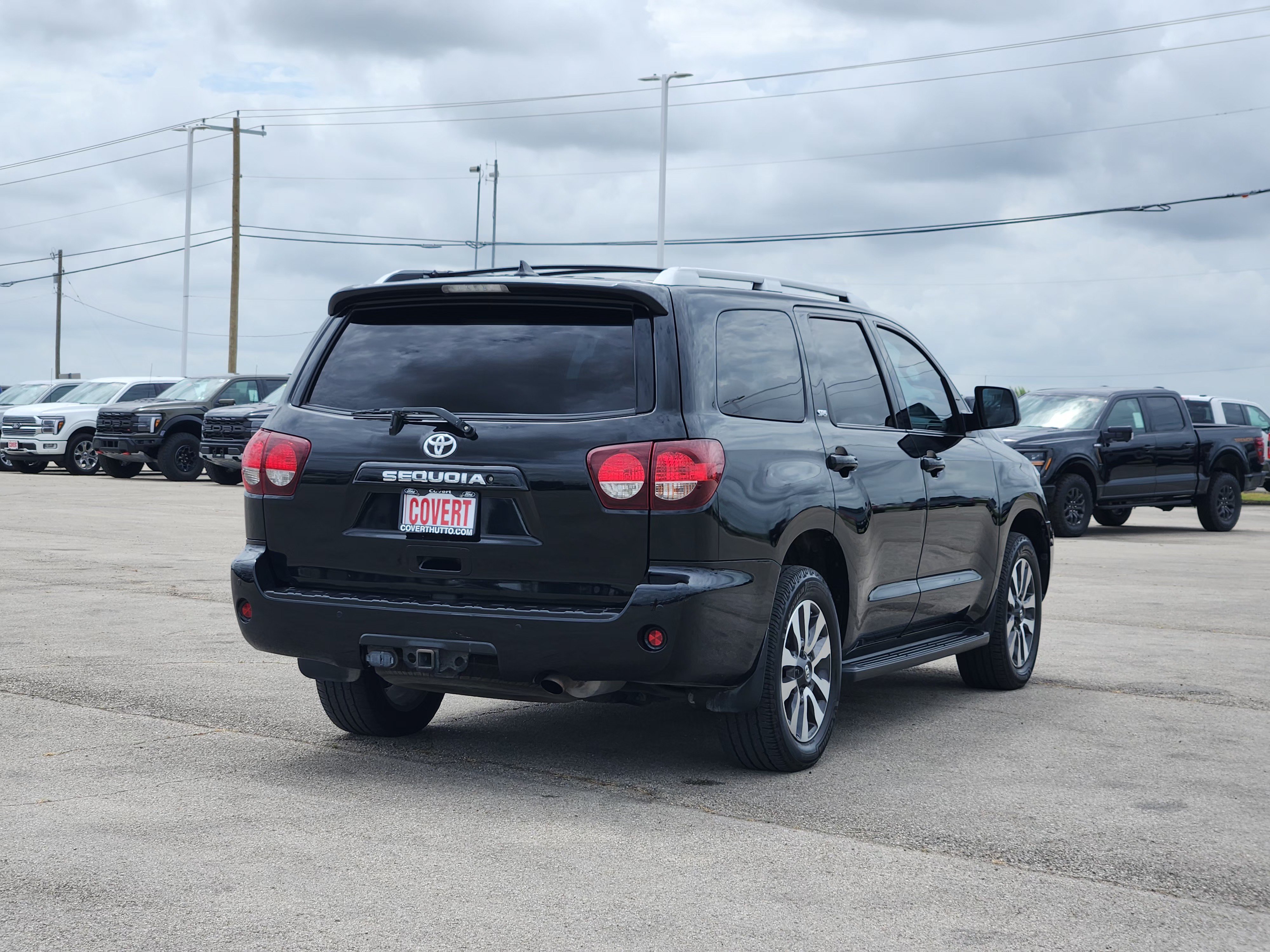 Used 2018 Toyota Sequoia SR5 RWD image 7