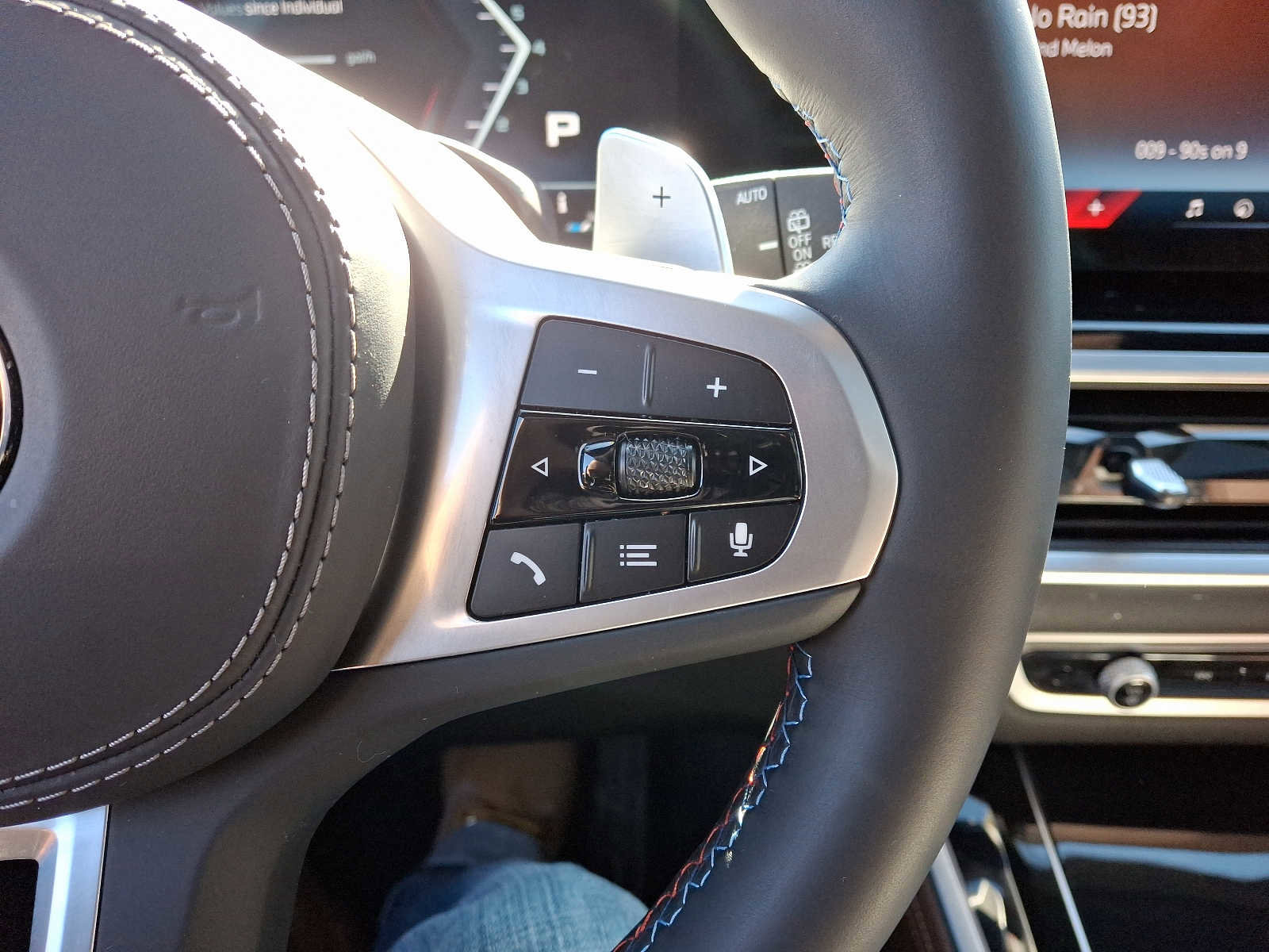 Used 2025 BMW X5 M60i w/ Executive Package image 23