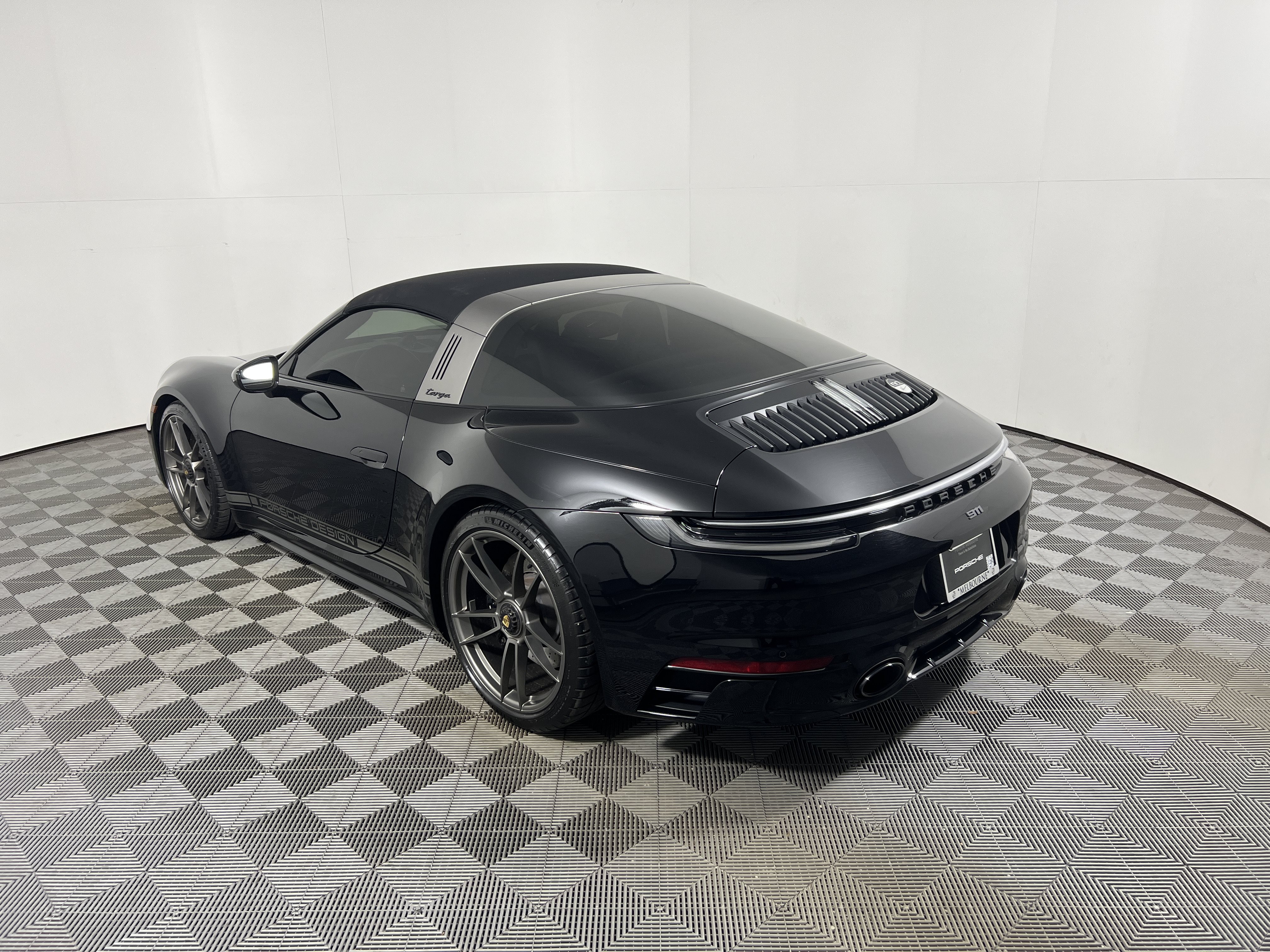 Certified 2024 Porsche 911 50th Anniversary Edition AWD/4WD image 3